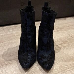 Vince Camuto Textured Black and Blue Ankle Boots